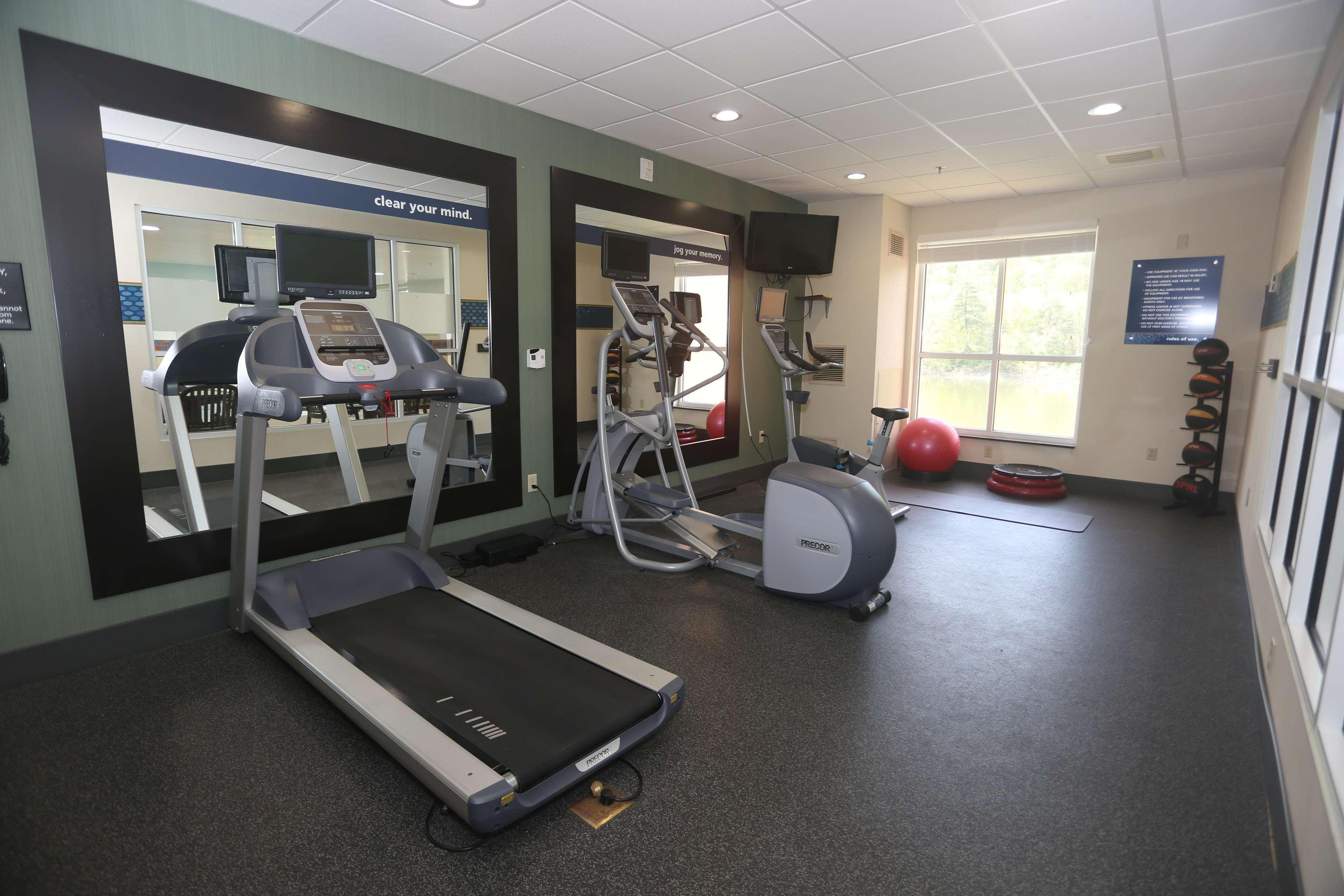 Hampton Inn Owego Екстер'єр фото
