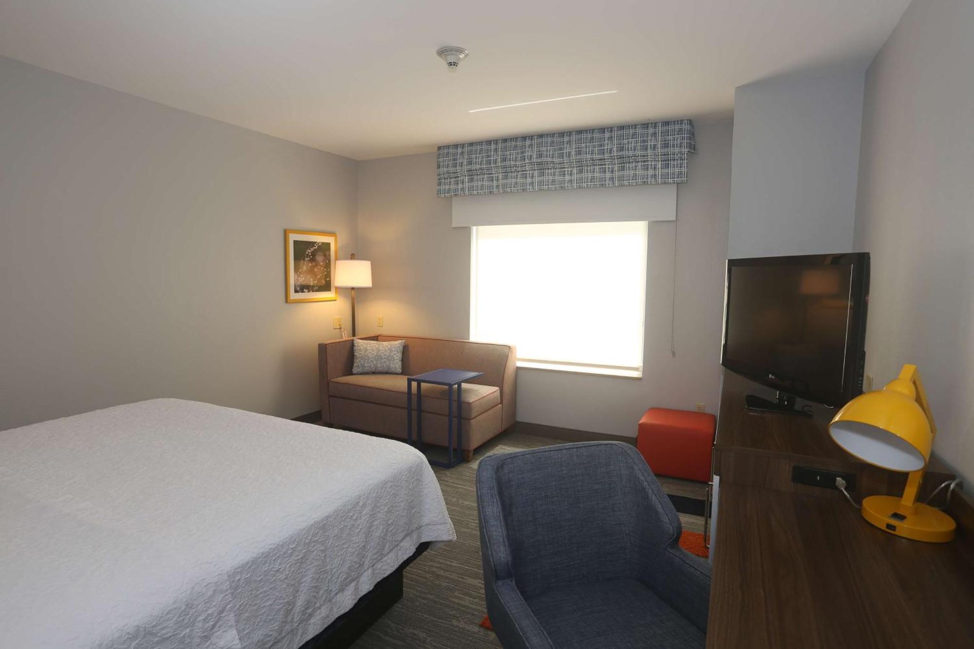 Hampton Inn Owego Екстер'єр фото