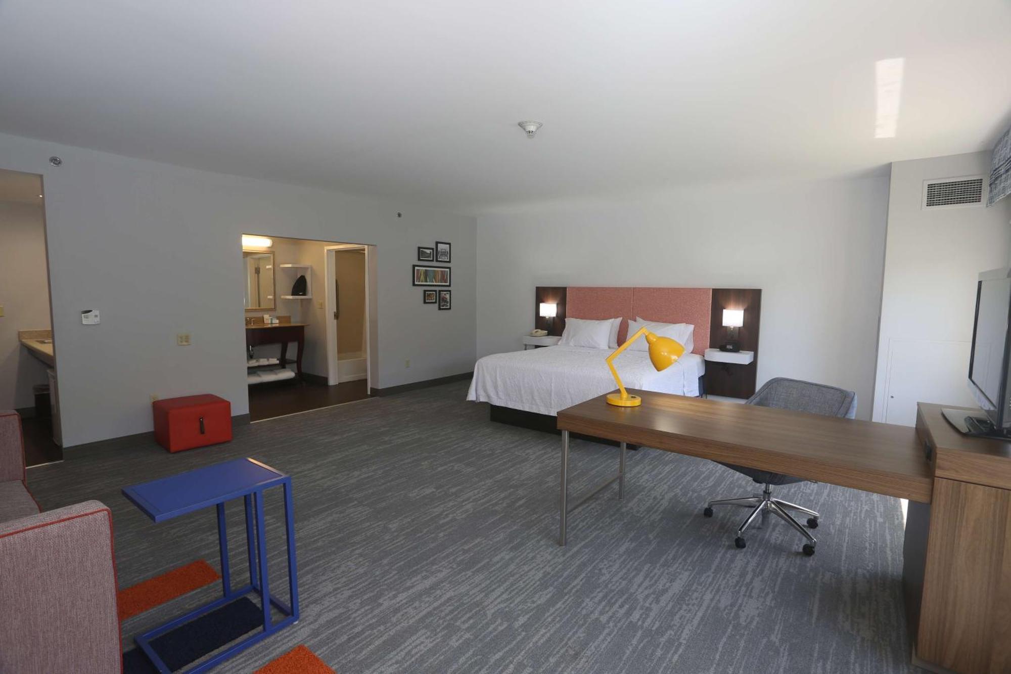 Hampton Inn Owego Екстер'єр фото
