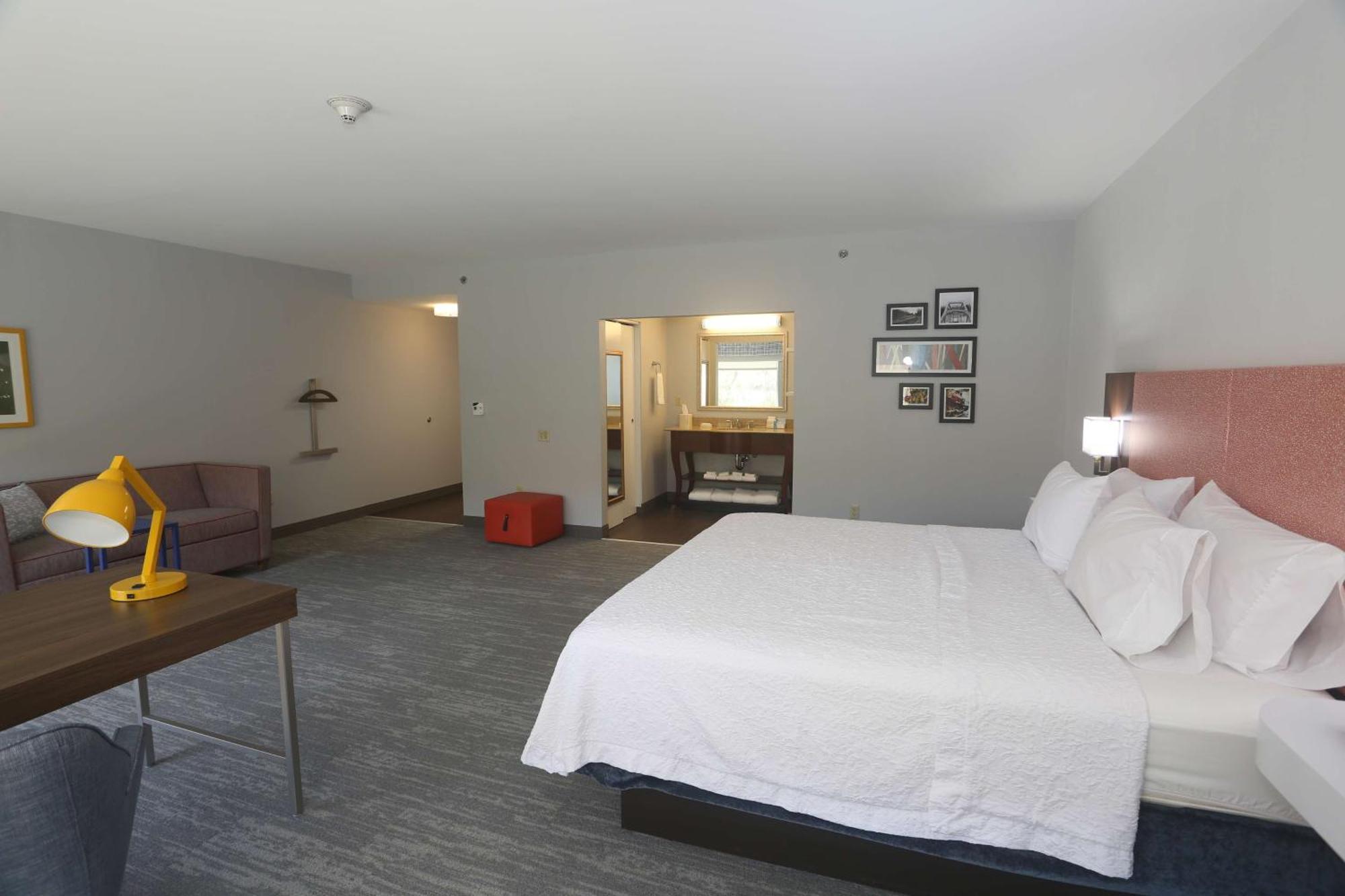 Hampton Inn Owego Екстер'єр фото